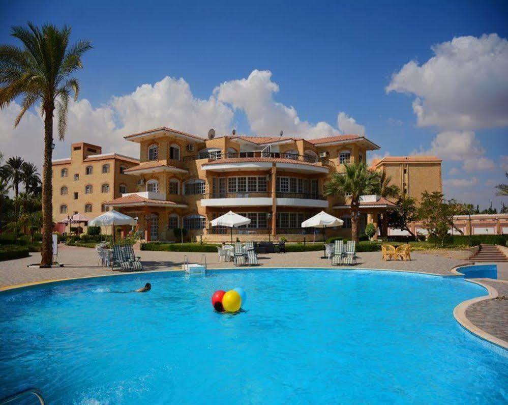 Tolip Inn Resort Fāʼid Exterior foto